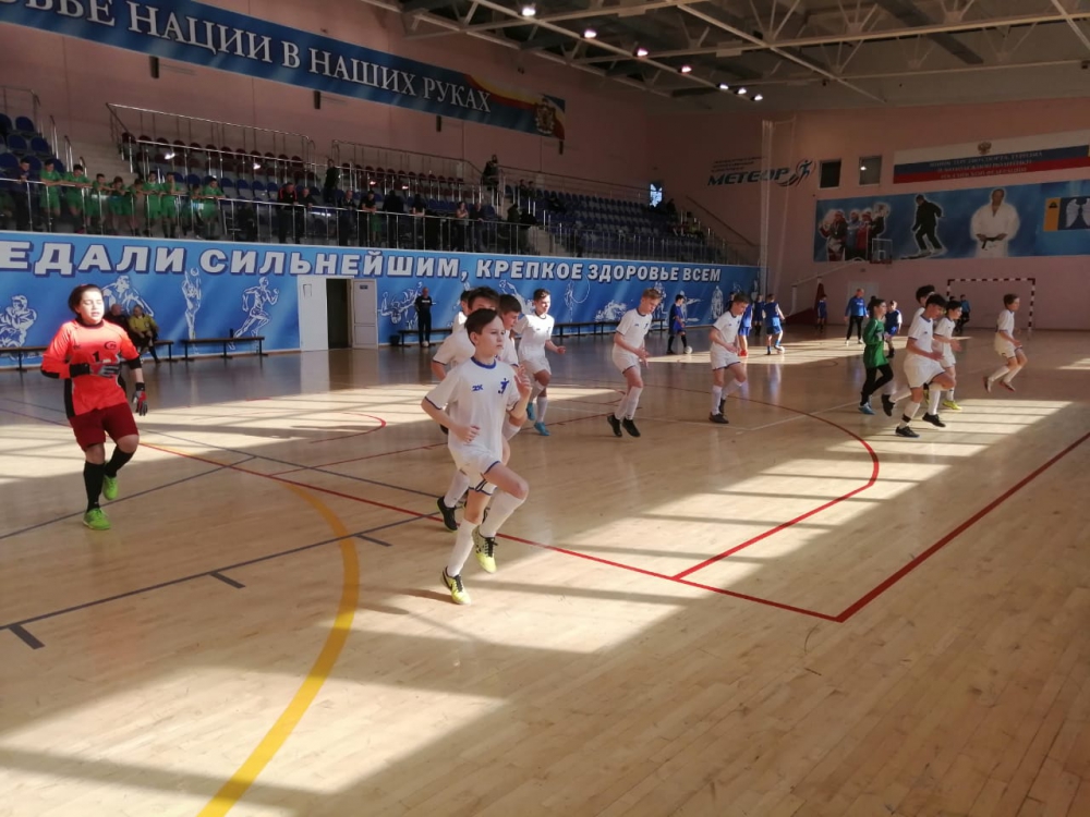 Старт финального этапа первенства РО по мини-футболу среди юношеских команд